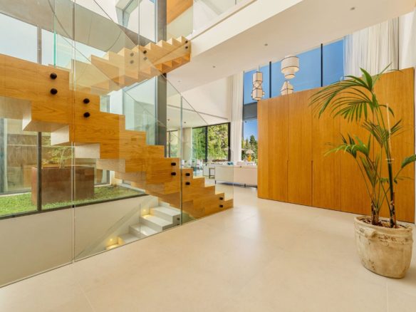 How to buy a Villa in Marbella (1)