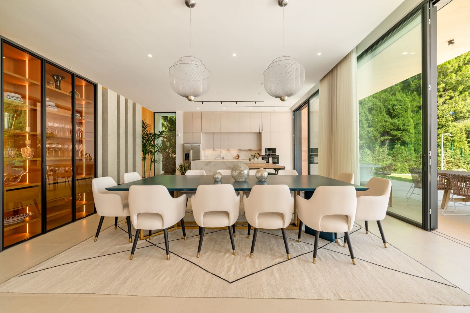 How to buy a Villa in Marbella (1)