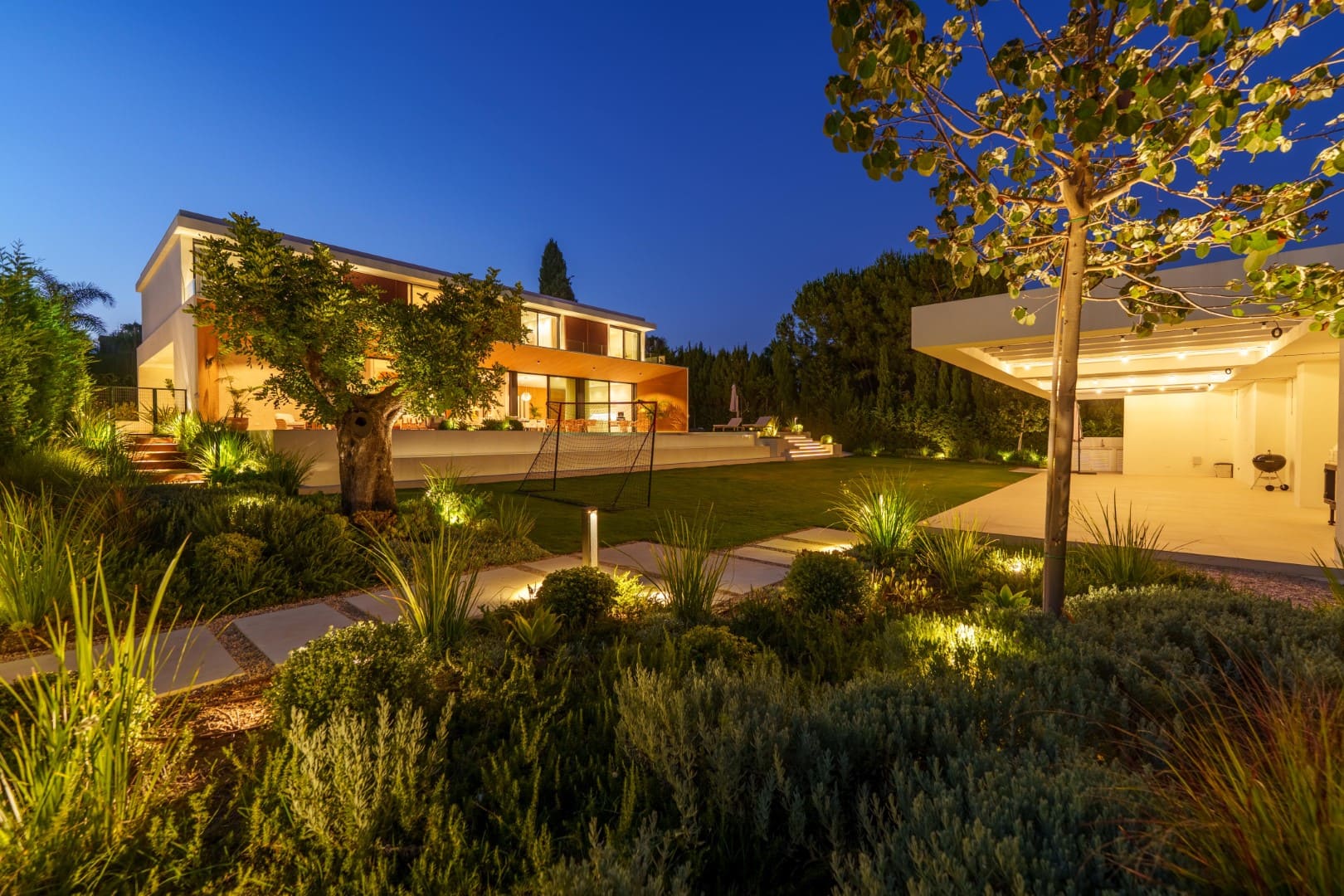 How to buy a Villa in Marbella (1)