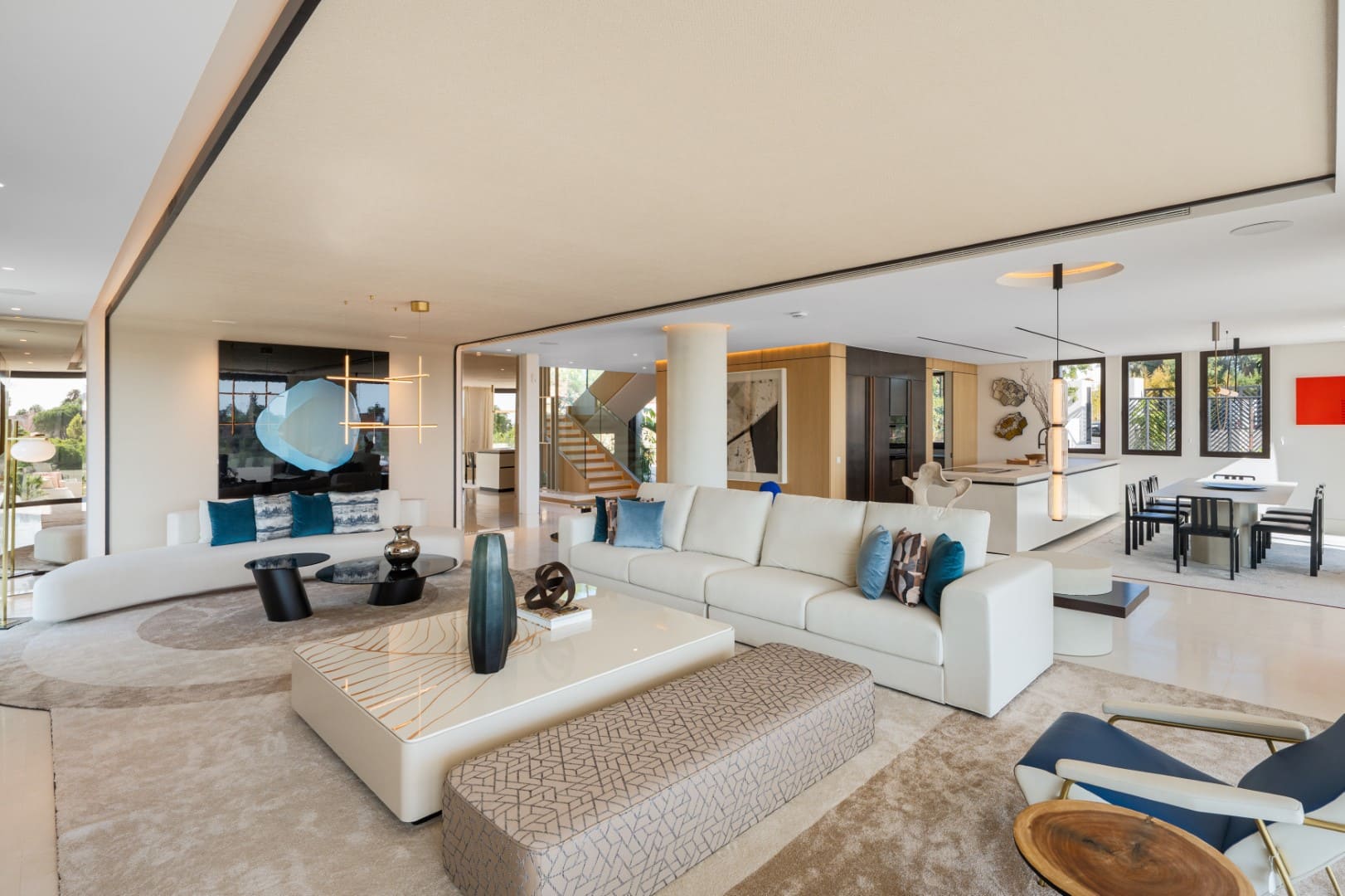 Marbella Buy Villa in Golden Mile Haven-1 (1)