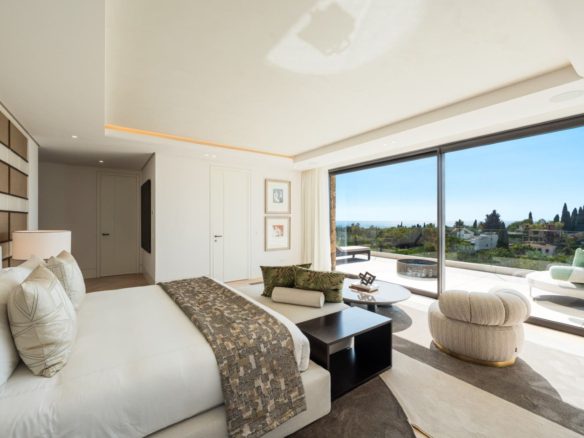 Marbella Buy Villa in Golden Mile Haven-1 (1)