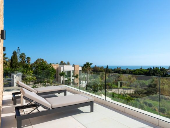 Marbella Buy Villa in Golden Mile Haven-1 (1)