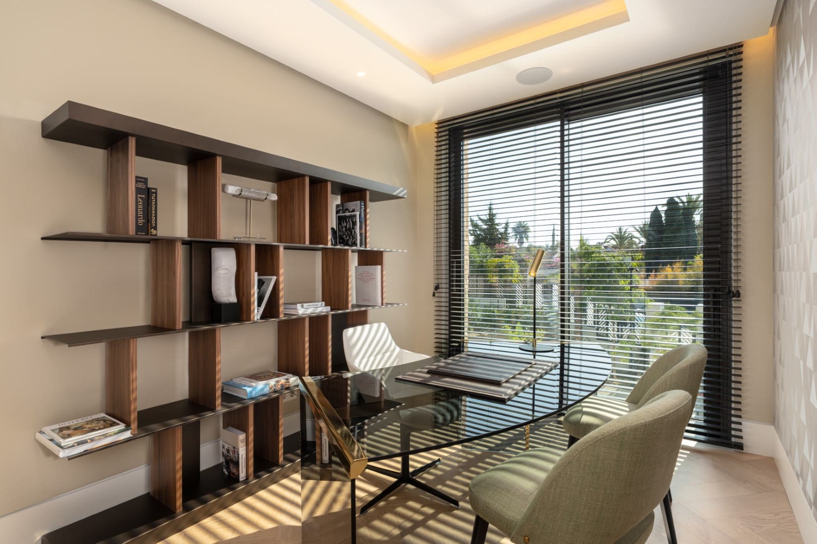 Marbella Buy Villa in Golden Mile Haven-1 (1)