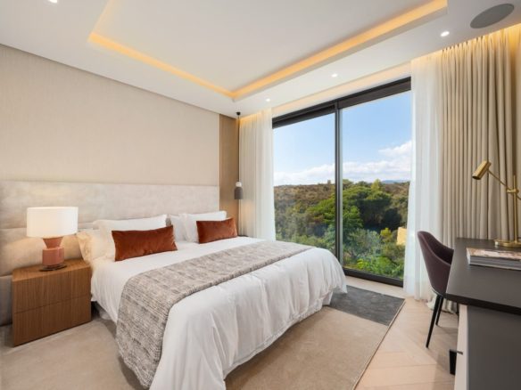 Marbella Buy Villa in Golden Mile Haven-1 (1)