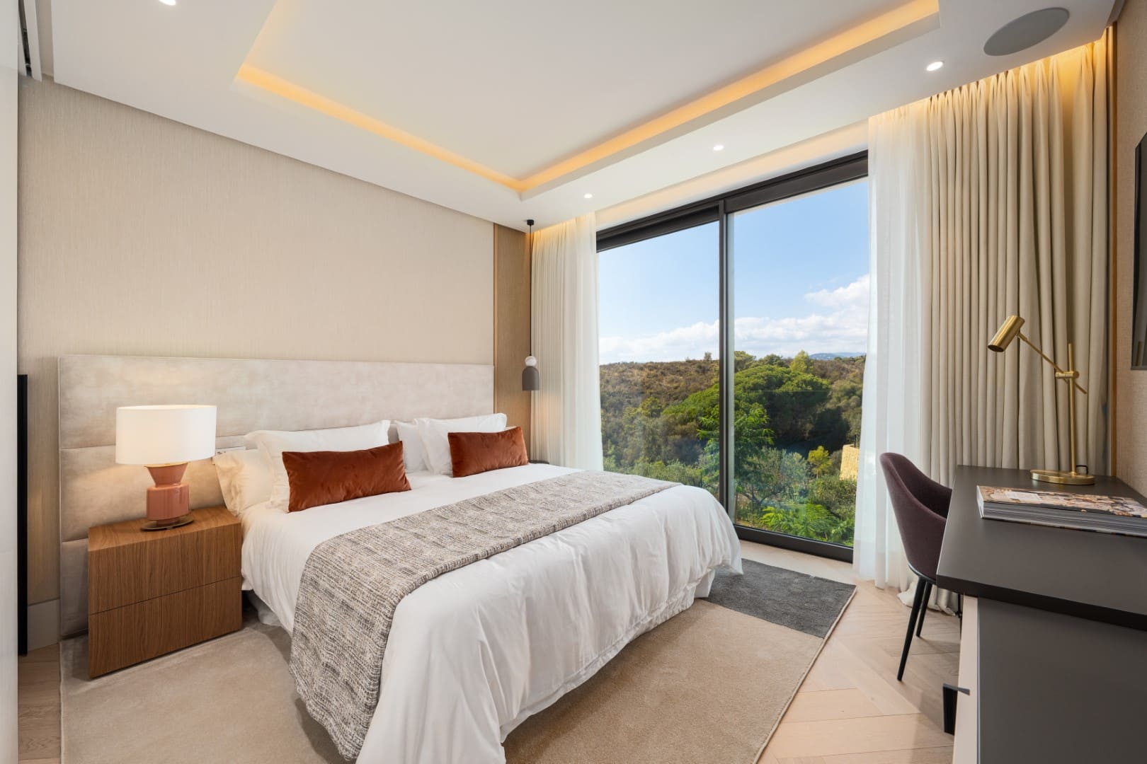 Marbella Buy Villa in Golden Mile Haven-1 (1)