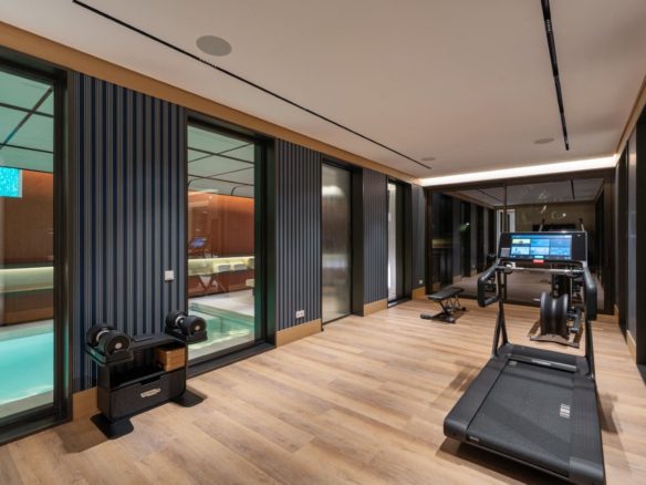 Marbella Buy Villa in Golden Mile Haven-1 (1)