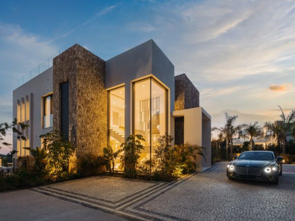 Marbella Buy Villa in Golden Mile Haven-1 (1)