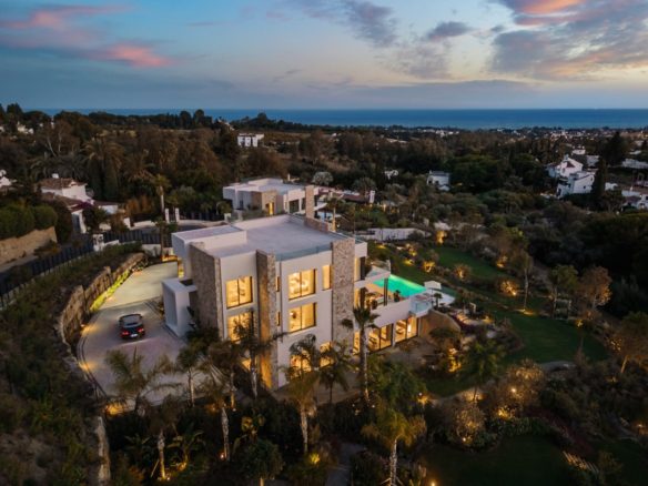 Marbella Buy Villa in Golden Mile Haven-1 (1)