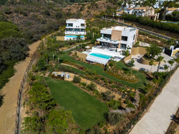 Marbella Buy Villa in Golden Mile Haven-1 (1)