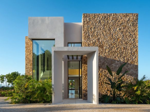 Marbella Buy Villa in Golden Mile Haven-1 (1)