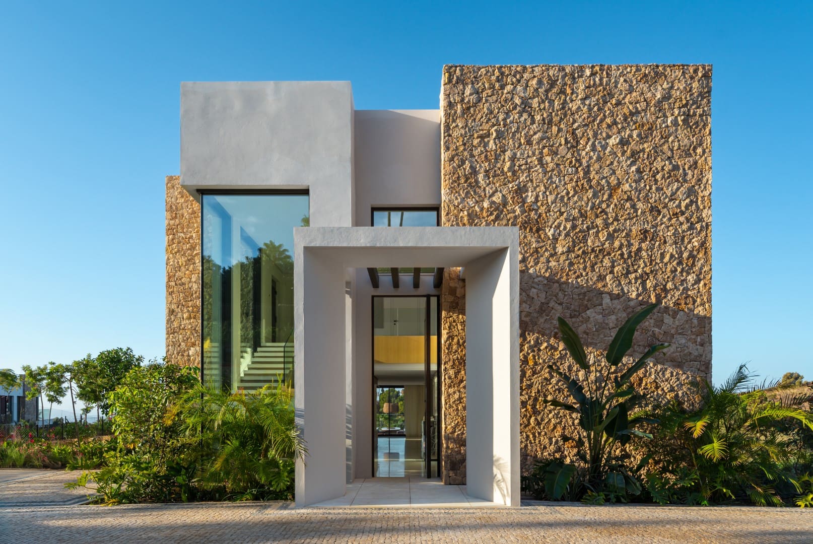 Marbella Buy Villa in Golden Mile Haven-1 (1)