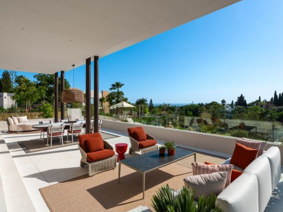Marbella Buy Villa in Golden Mile Haven-1 (1)