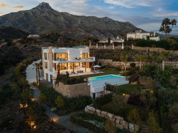 buy a villa in golden mile marbella (1)-Horizon