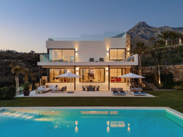 buy a villa in golden mile marbella (1)-Horizon