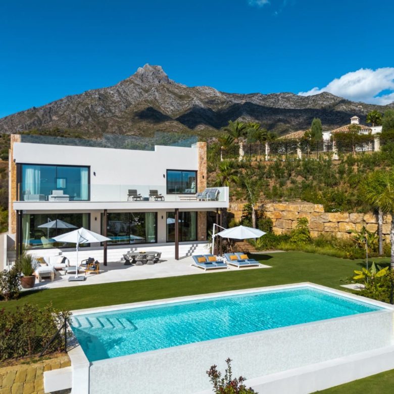 buy a villa in golden mile marbella (1)-Horizon
