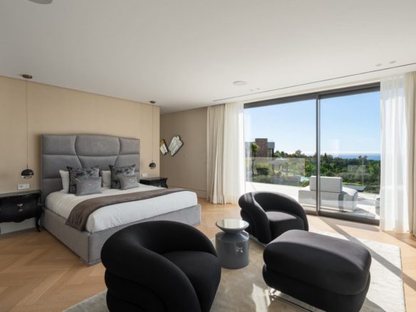 buy a villa in golden mile marbella (1)-Horizon