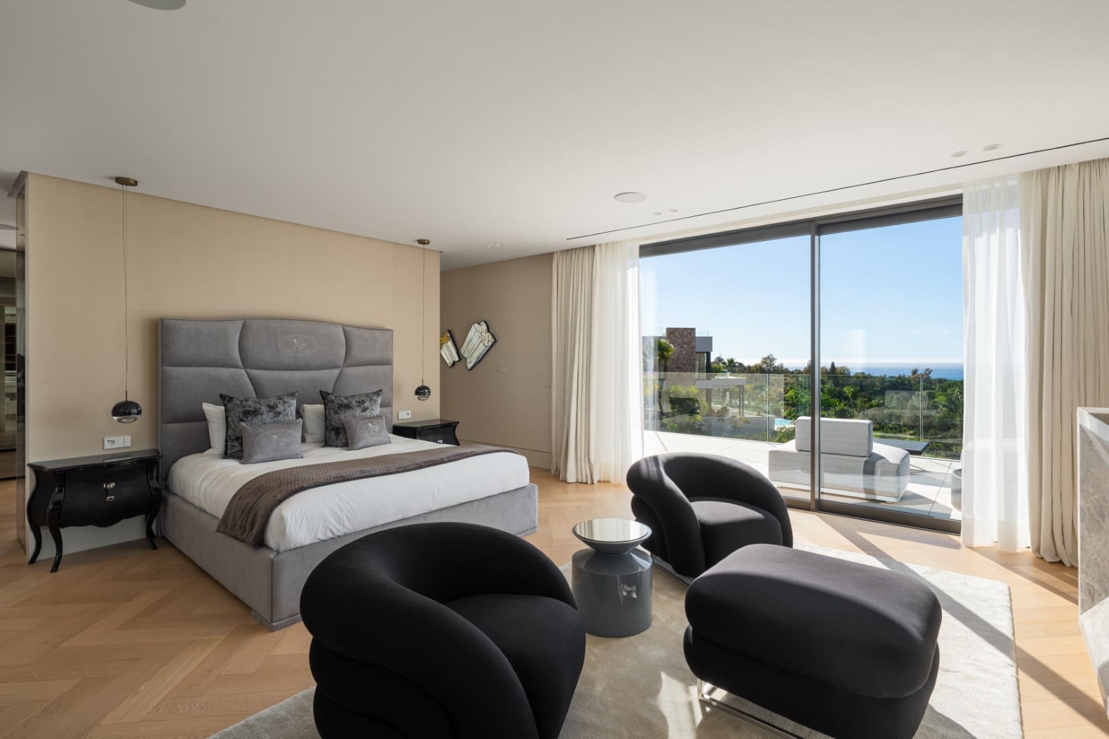 buy a villa in golden mile marbella (1)-Horizon