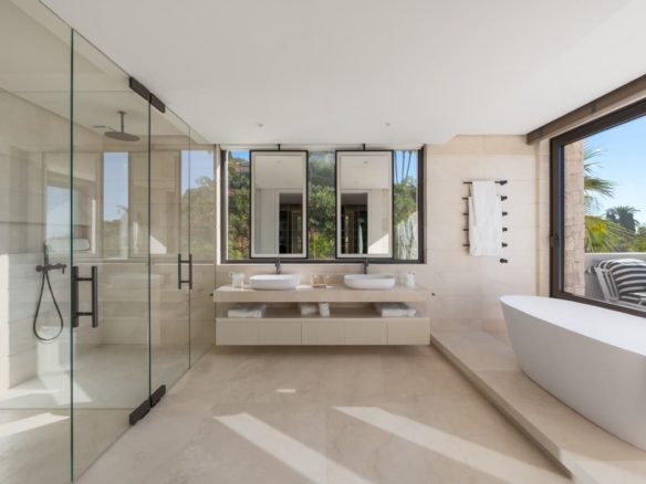 buy a villa in golden mile marbella (1)-Horizon