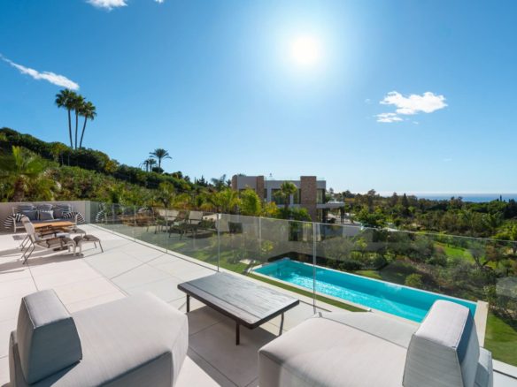 buy a villa in golden mile marbella (1)-Horizon