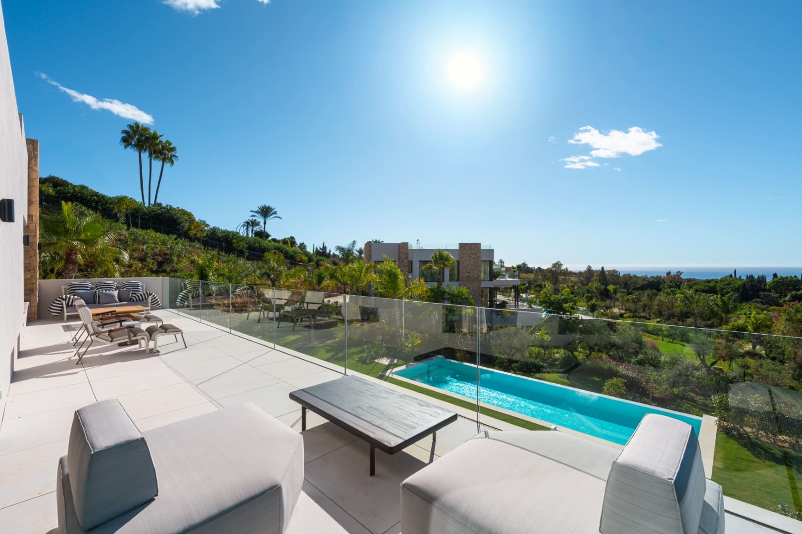 buy a villa in golden mile marbella (1)-Horizon
