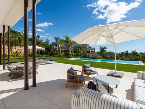 buy a villa in golden mile marbella (1)-Horizon