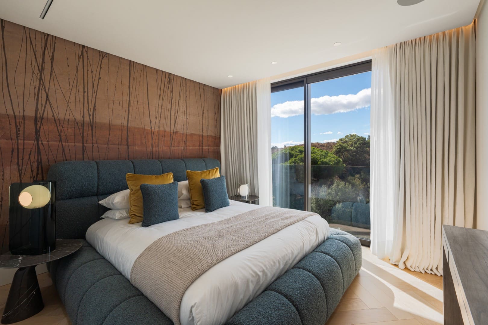 buy a villa in golden mile marbella (1)-Horizon