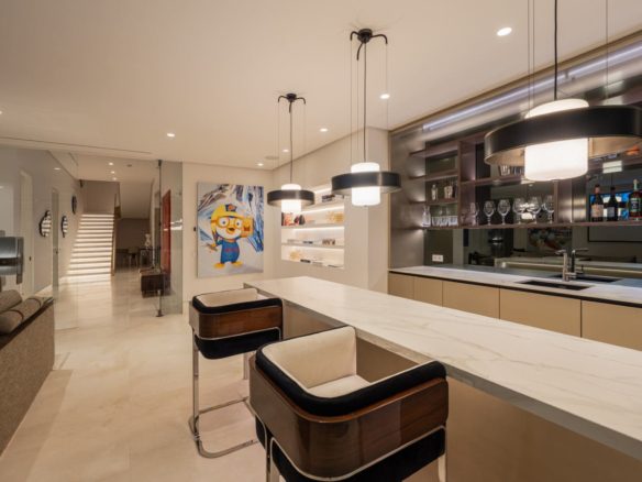 buy a villa in golden mile marbella (1)-Horizon