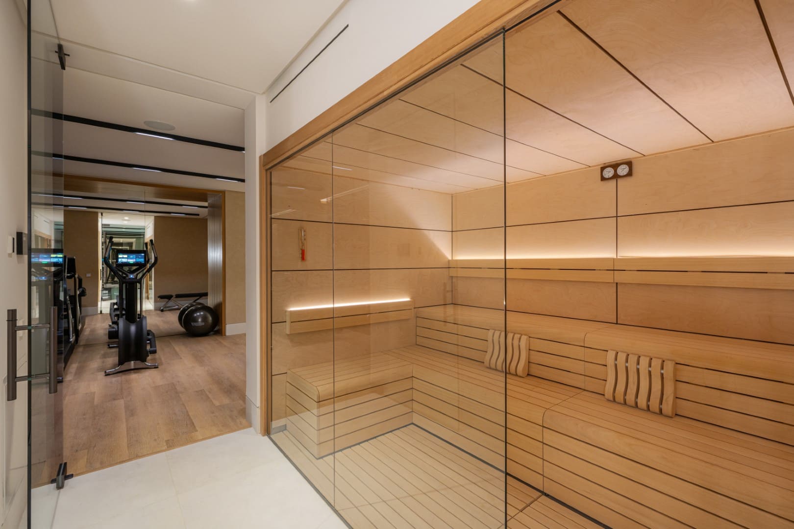 buy a villa in golden mile marbella (1)-Horizon