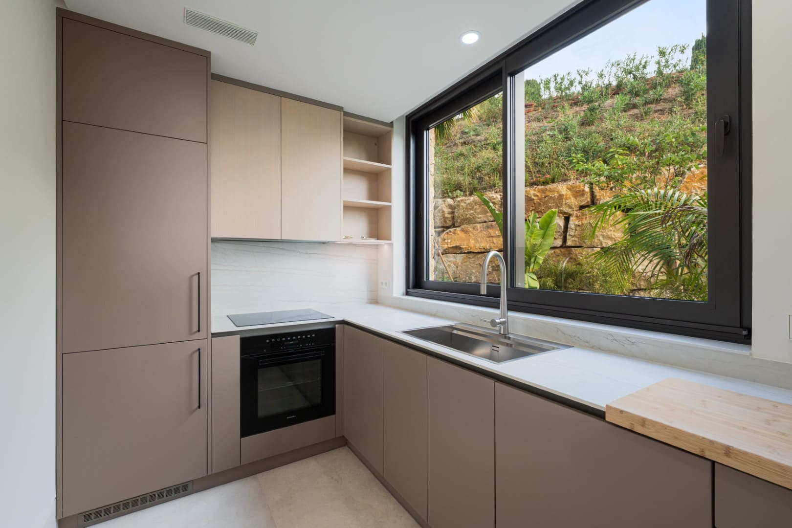 buy a villa in golden mile marbella (1)-Horizon