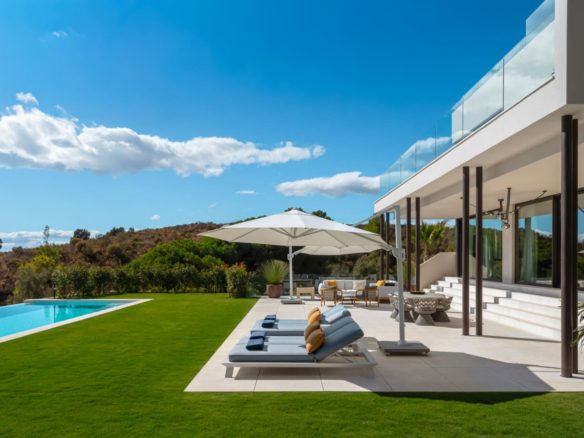 buy a villa in golden mile marbella (1)-Horizon