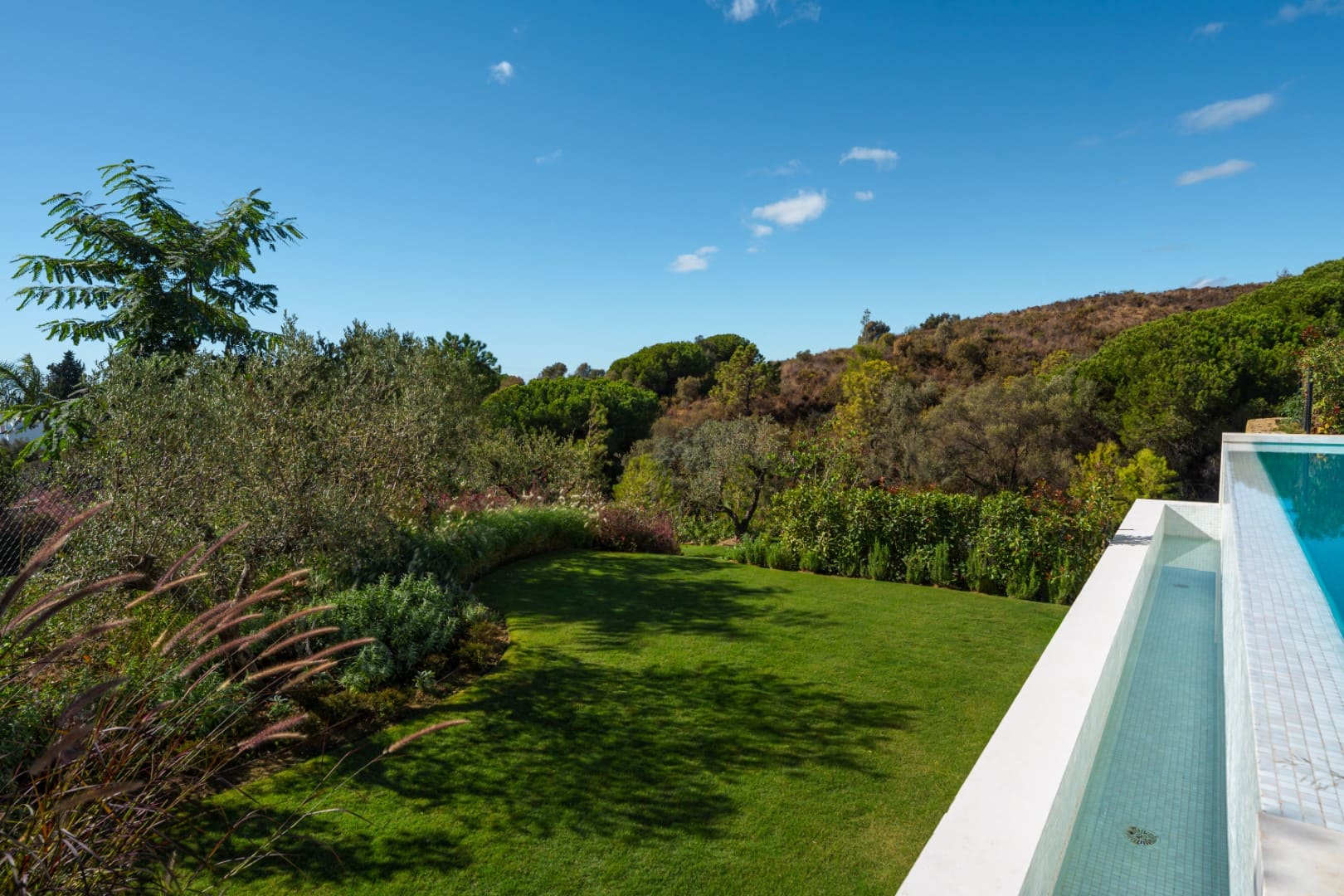 buy a villa in golden mile marbella (1)-Horizon
