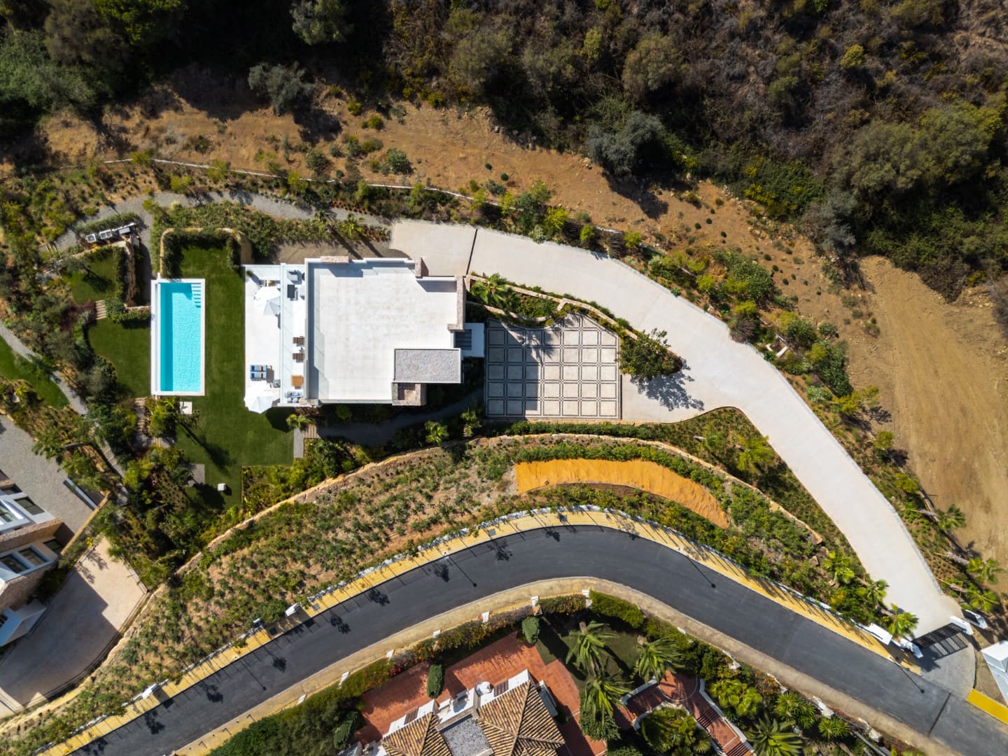 buy a villa in golden mile marbella (1)-Horizon