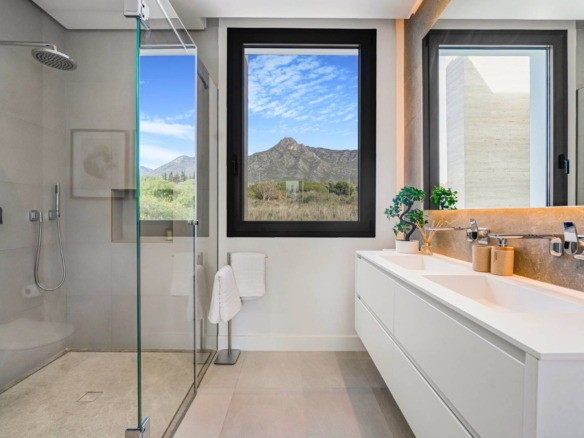 Luxury rent villa in Marbella week (1)