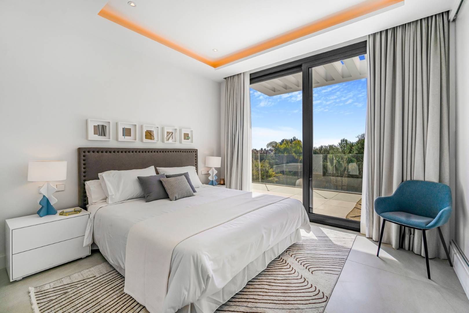 Luxury rent villa in Marbella week (1)