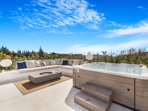 Luxury rent villa in Marbella week (1)