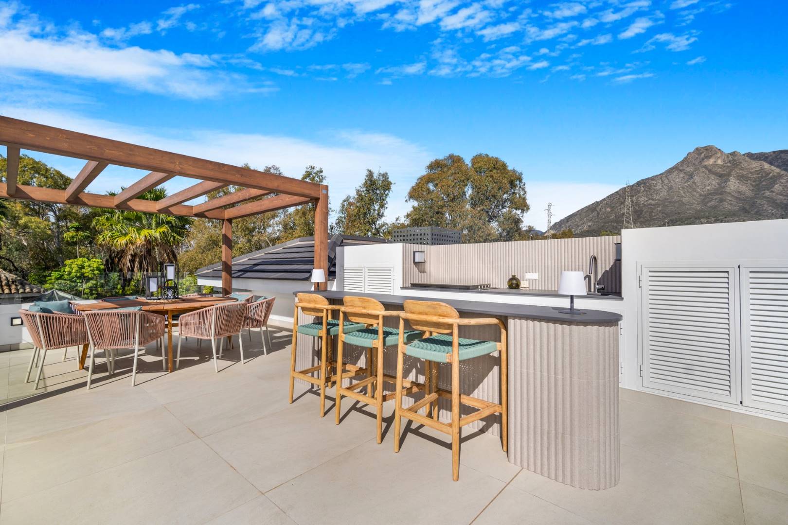 Luxury rent villa in Marbella week (1)