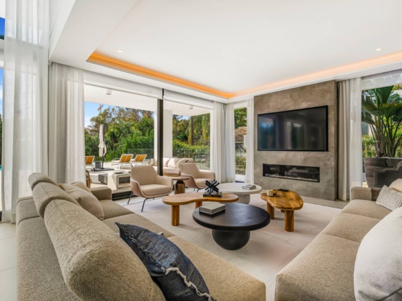 Luxury rent villa in Marbella week (1)