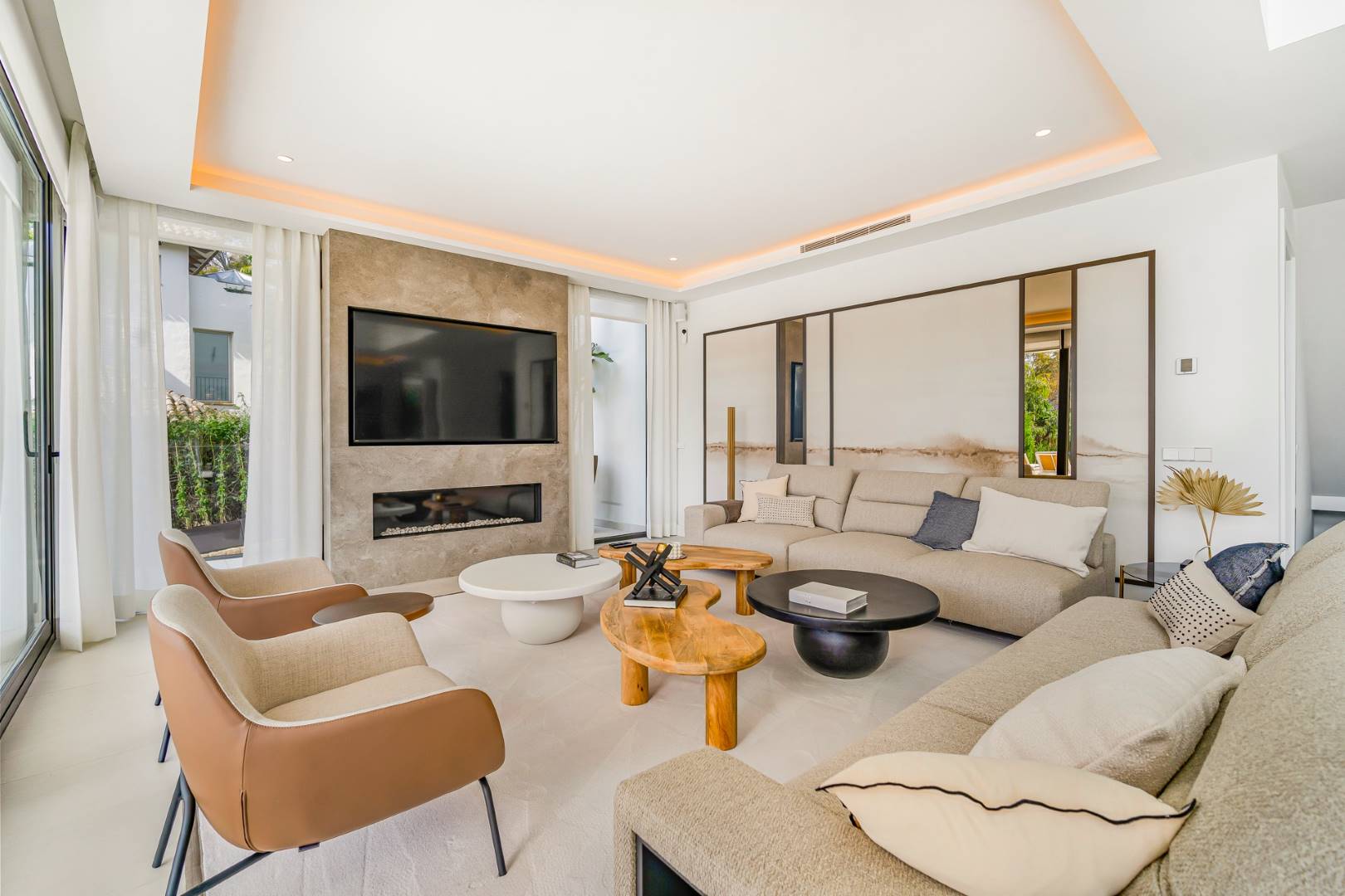 Luxury rent villa in Marbella week (1)