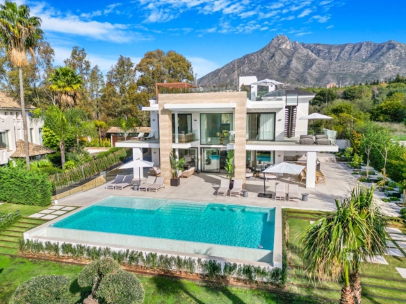 Luxury rent villa in Marbella week (1)