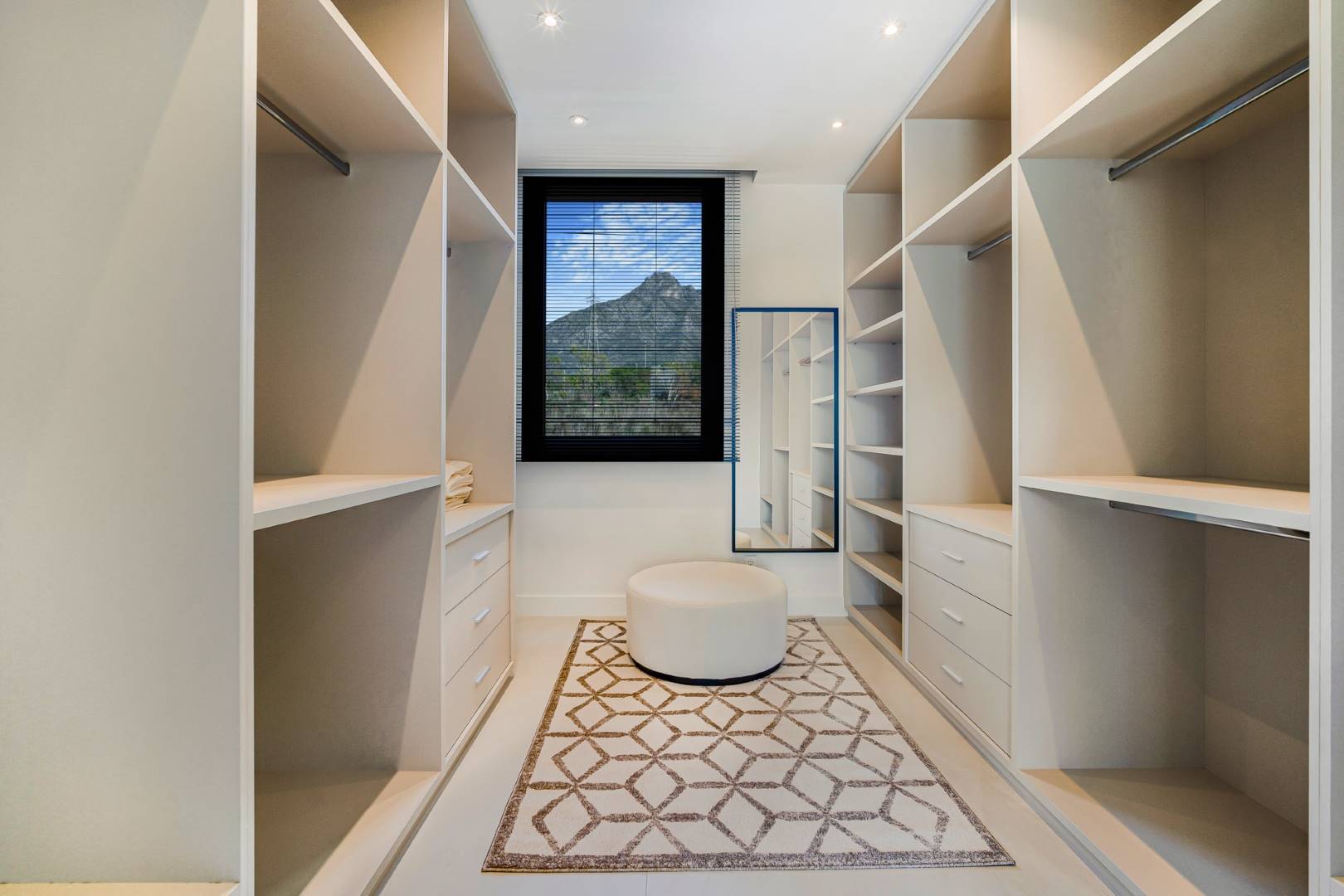 Luxury rent villa in Marbella week (1)