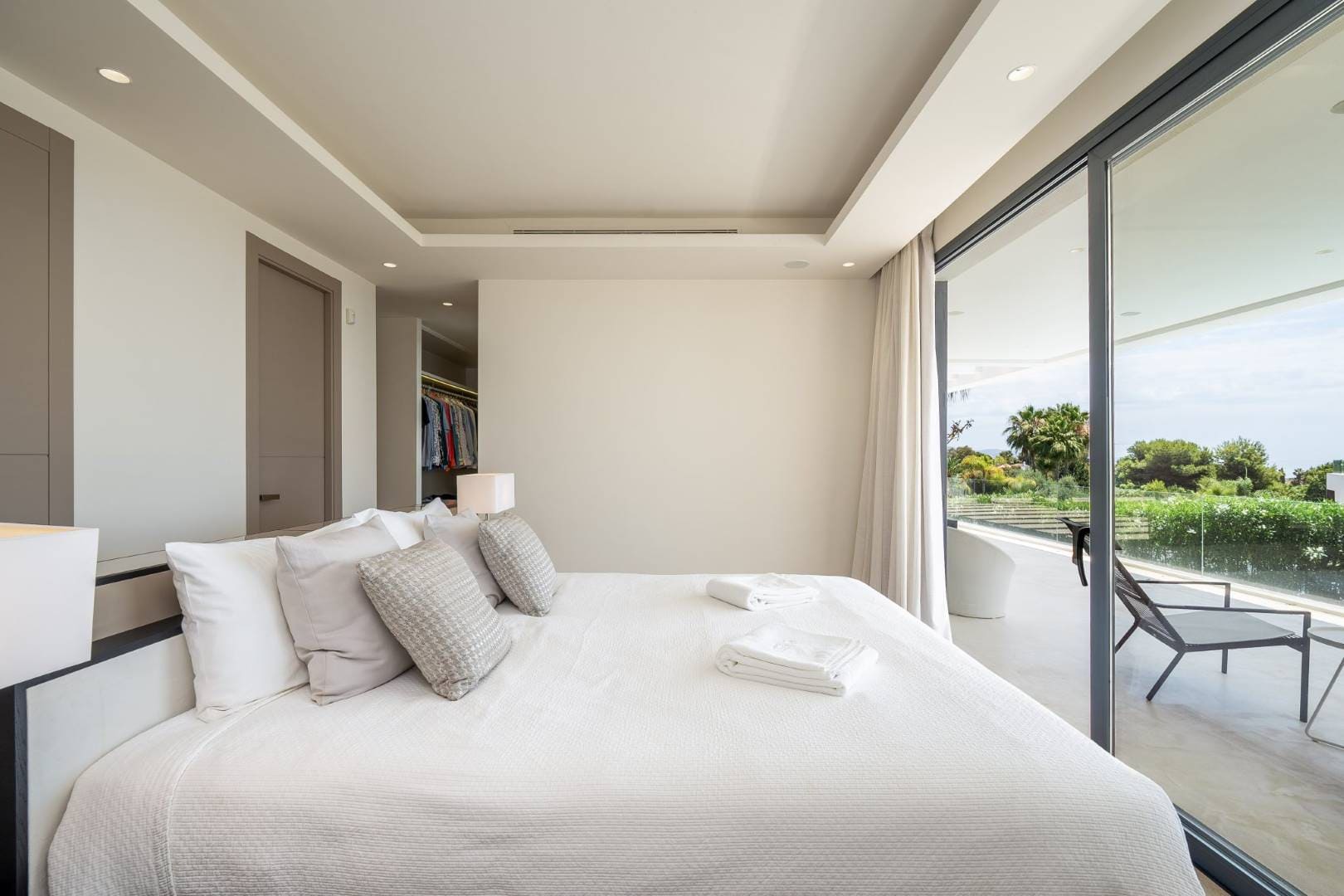 Weekly rental in Marbella summer 2026 Puente Romano Golden Mile (1)