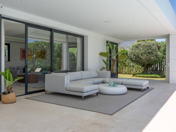 Weekly rental in Marbella summer 2026 Puente Romano Golden Mile (1)