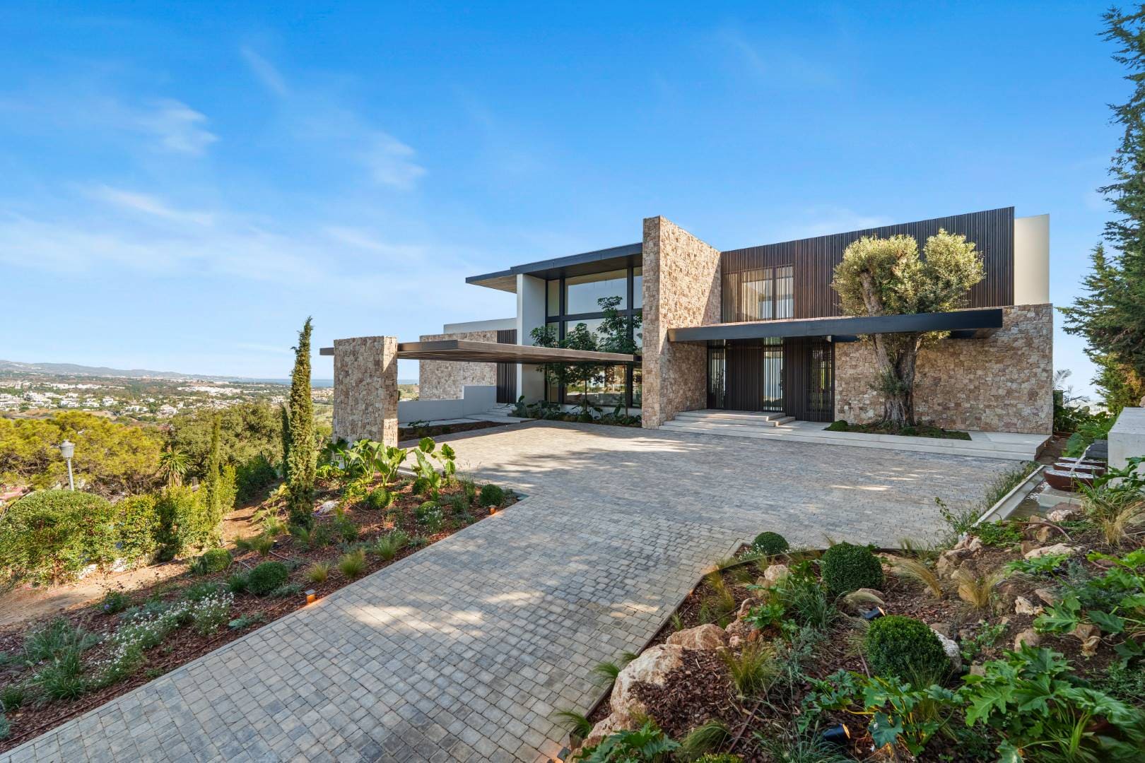 Luxury Villa for Sale in Marbella Spain (40) Luxury Villa for Sale in Marbella Spain (31)