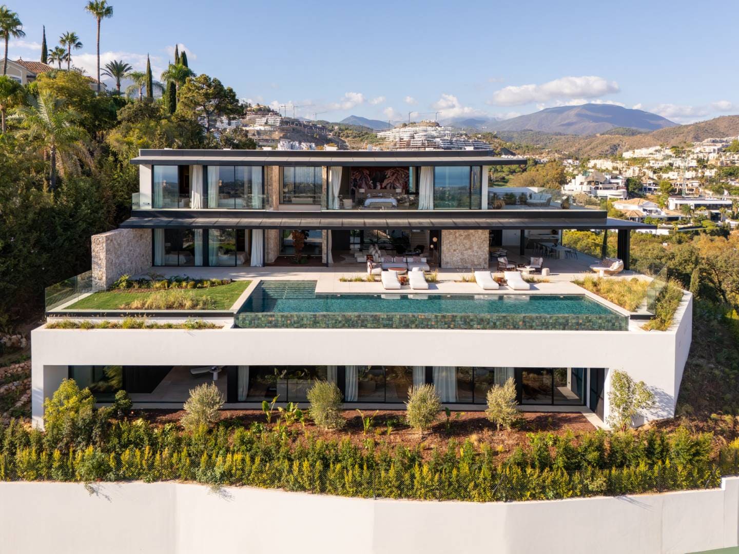 Luxury Villa for Sale in Marbella Spain (56) Luxury Villa for Sale in Marbella Spain (31)