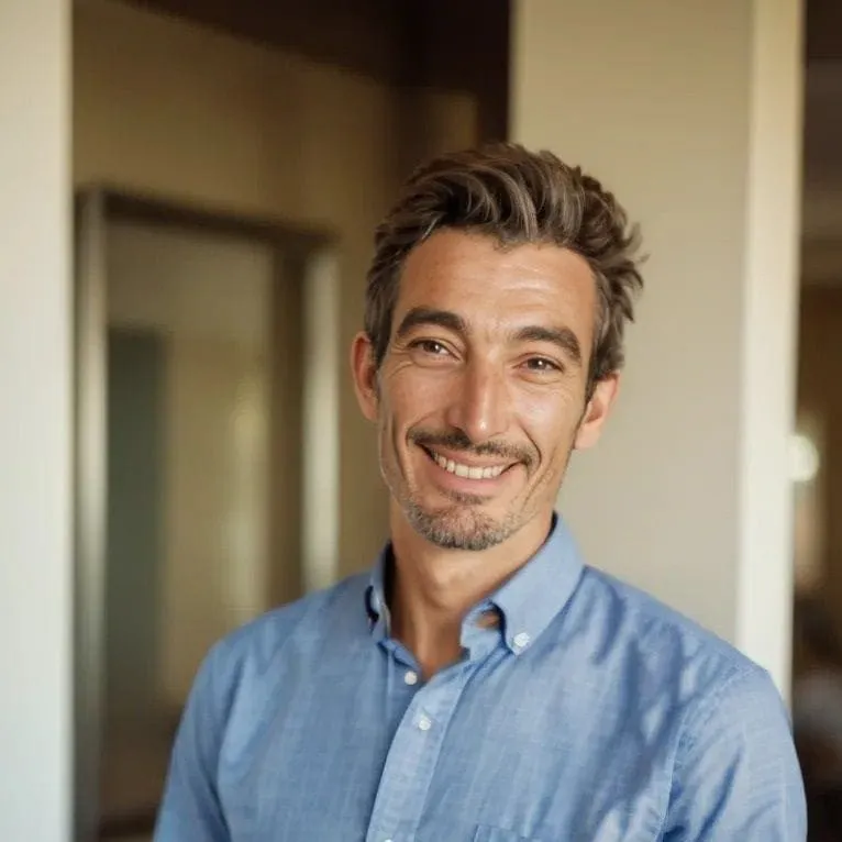 Miguel Ángel González, Senior Luxury Property Strategist, specialized in off-market villas in La Zagaleta and Sierra Blanca, Marbella.