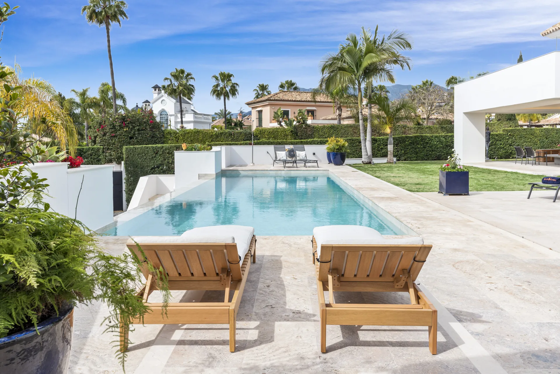 Villa for Rent in Marbella 10 people 6 bedrooms 2027